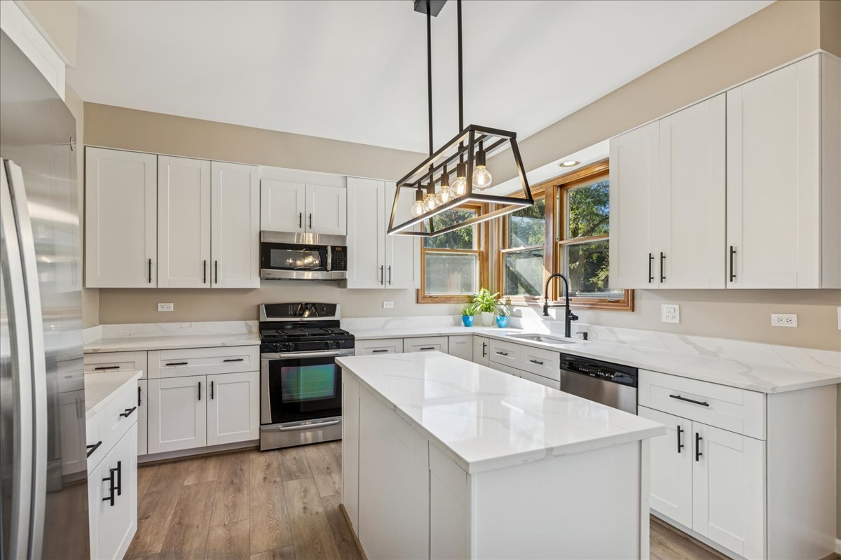 1300 Alexandra Boulevard, Crystal Lake, IL 60014