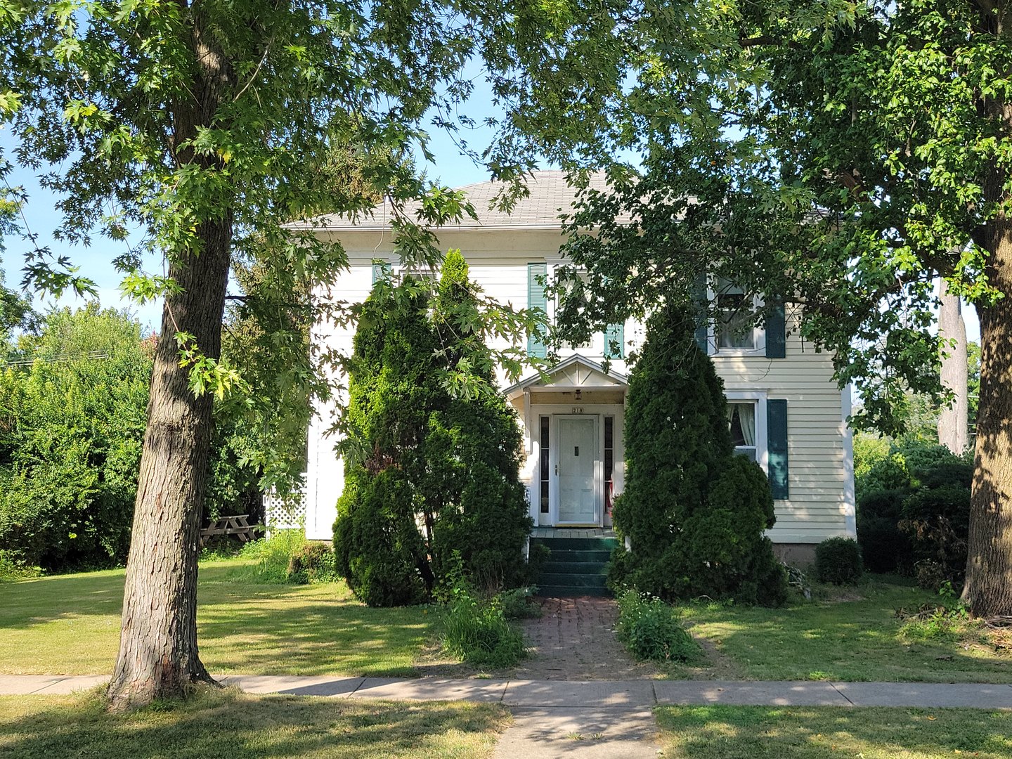 218 N Walnut Street, Wenona, IL 61377