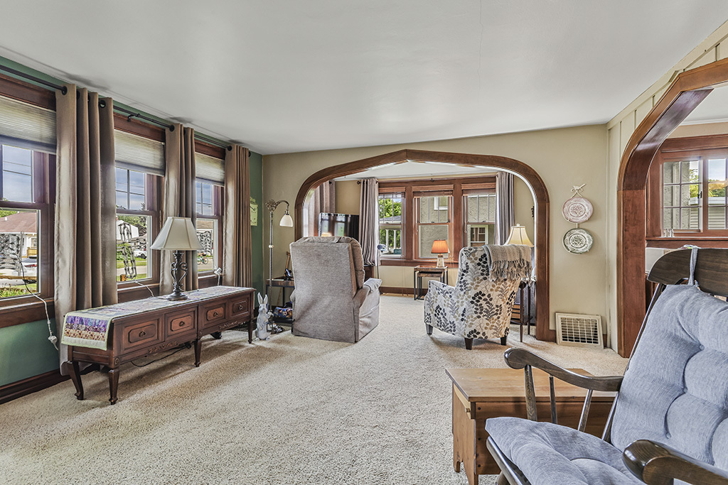 1326 S Washington Street, Lockport, IL 60441