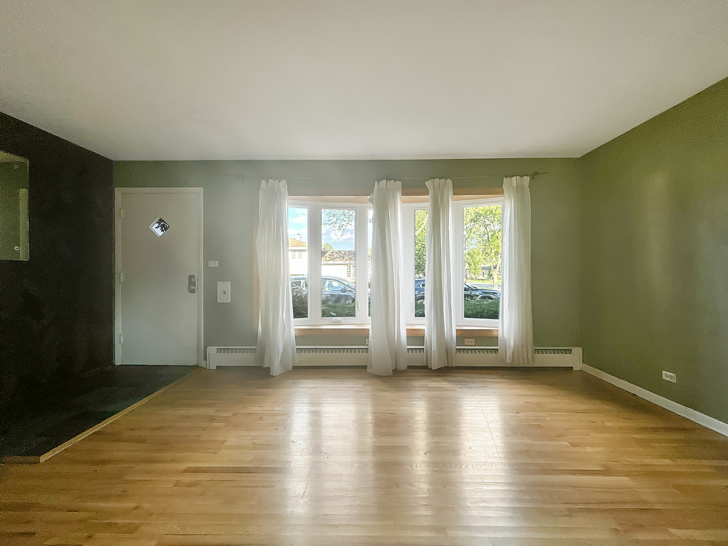 36 S Highview Avenue, Addison, IL 60101