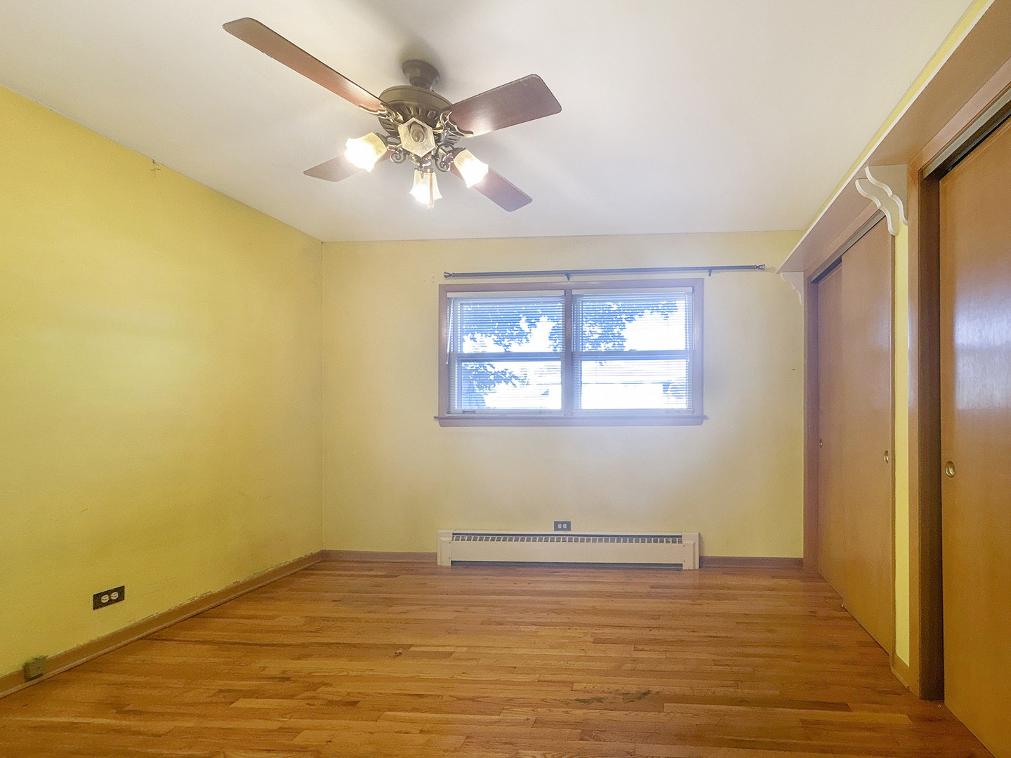 36 S Highview Avenue, Addison, IL 60101