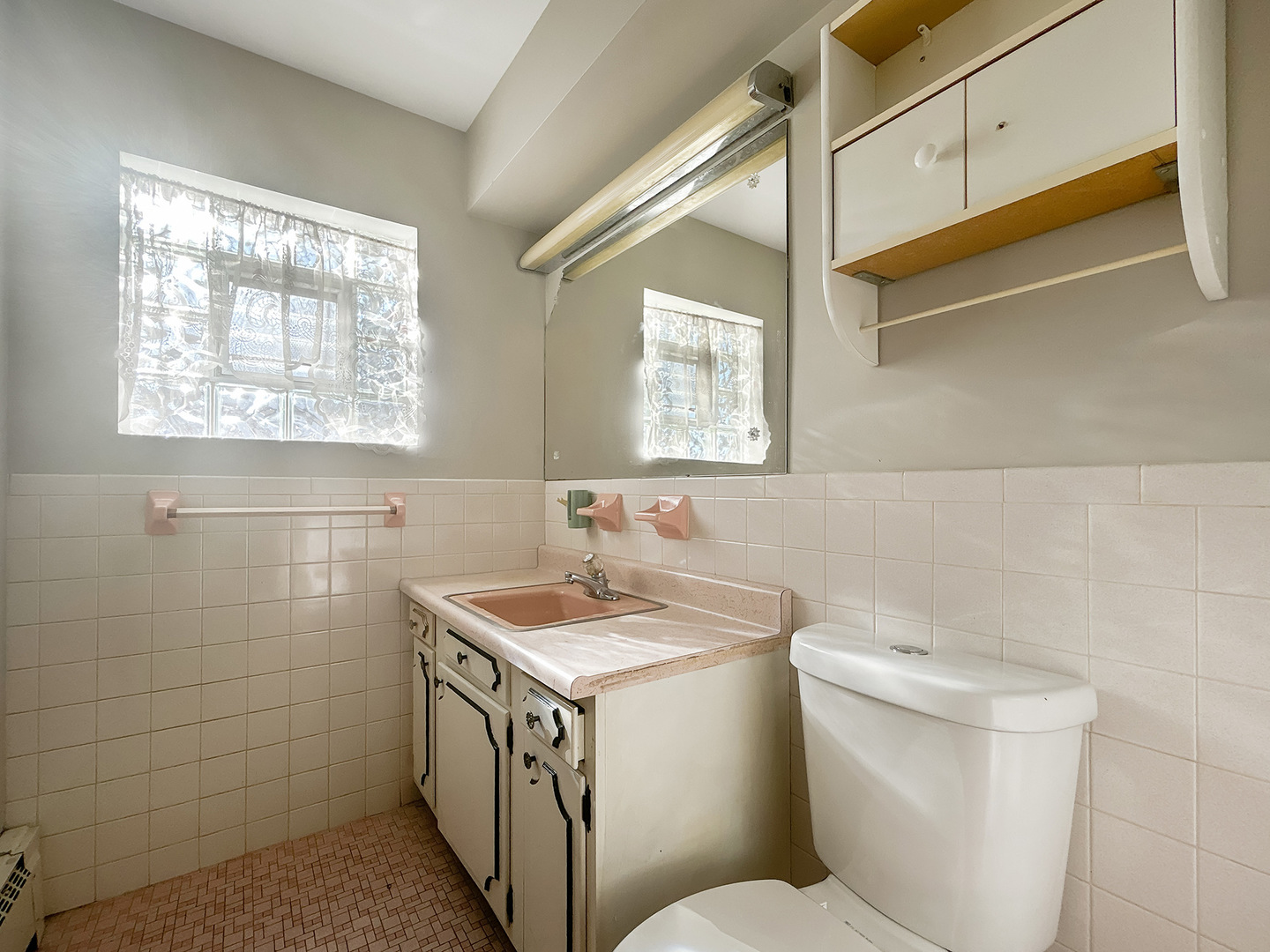 36 S Highview Avenue, Addison, IL 60101