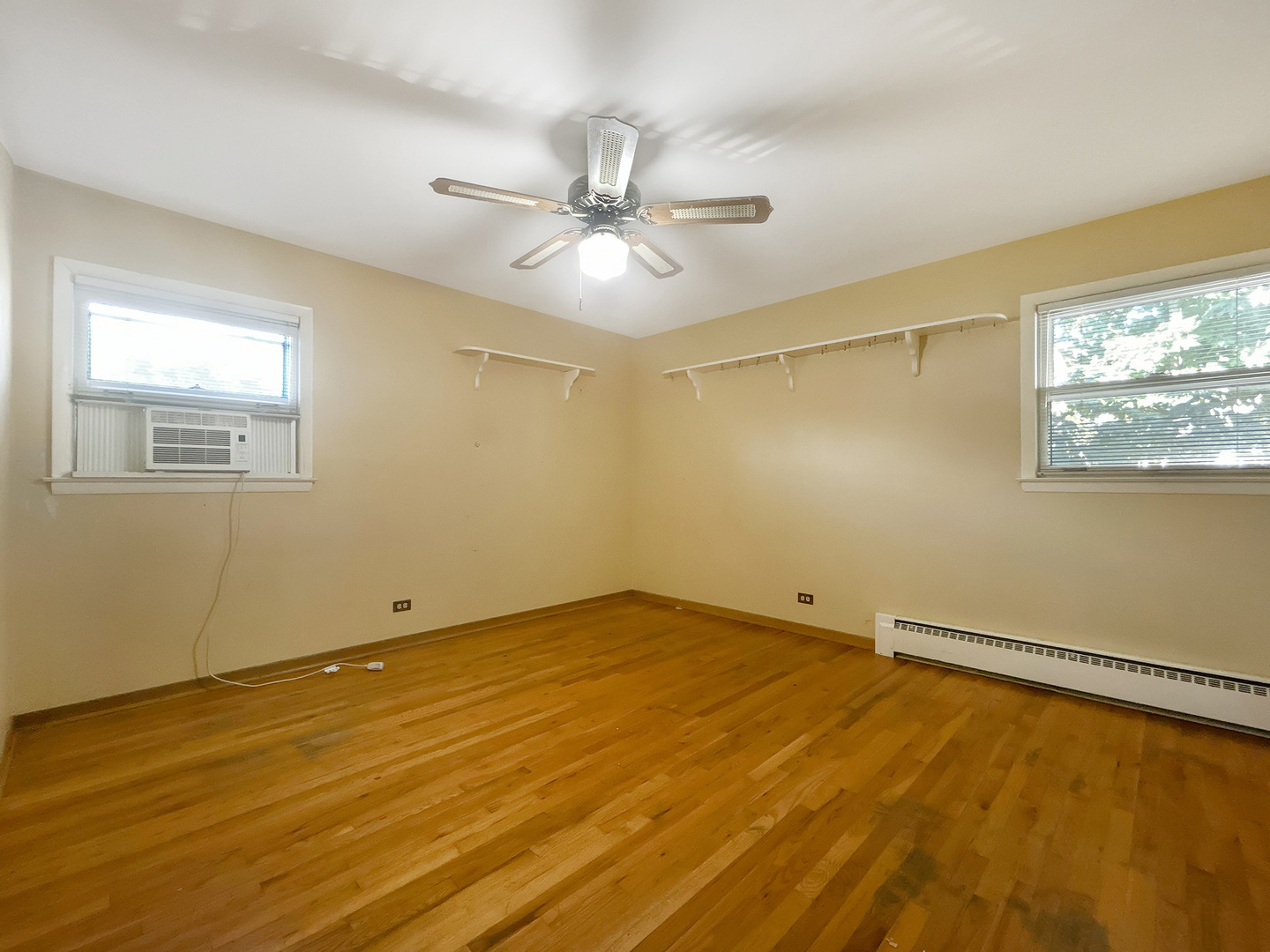 36 S Highview Avenue, Addison, IL 60101