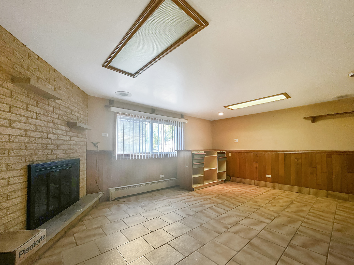 36 S Highview Avenue, Addison, IL 60101