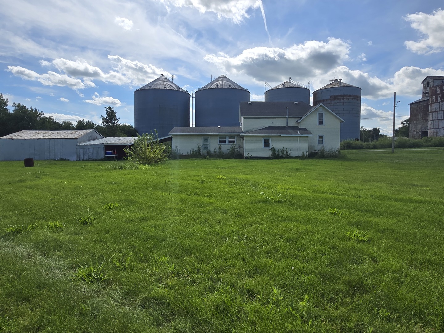 802 Railroad Street, Beaverville, IL 60912