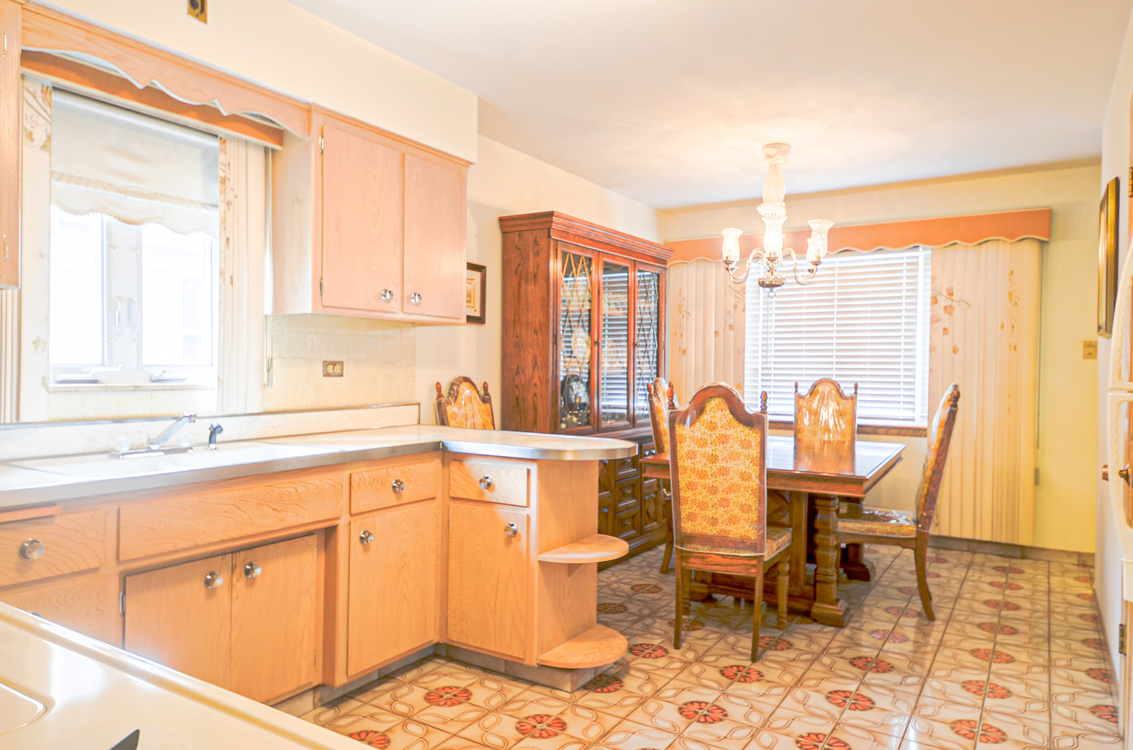 4748 N Newland Avenue, Harwood Heights, IL 60706