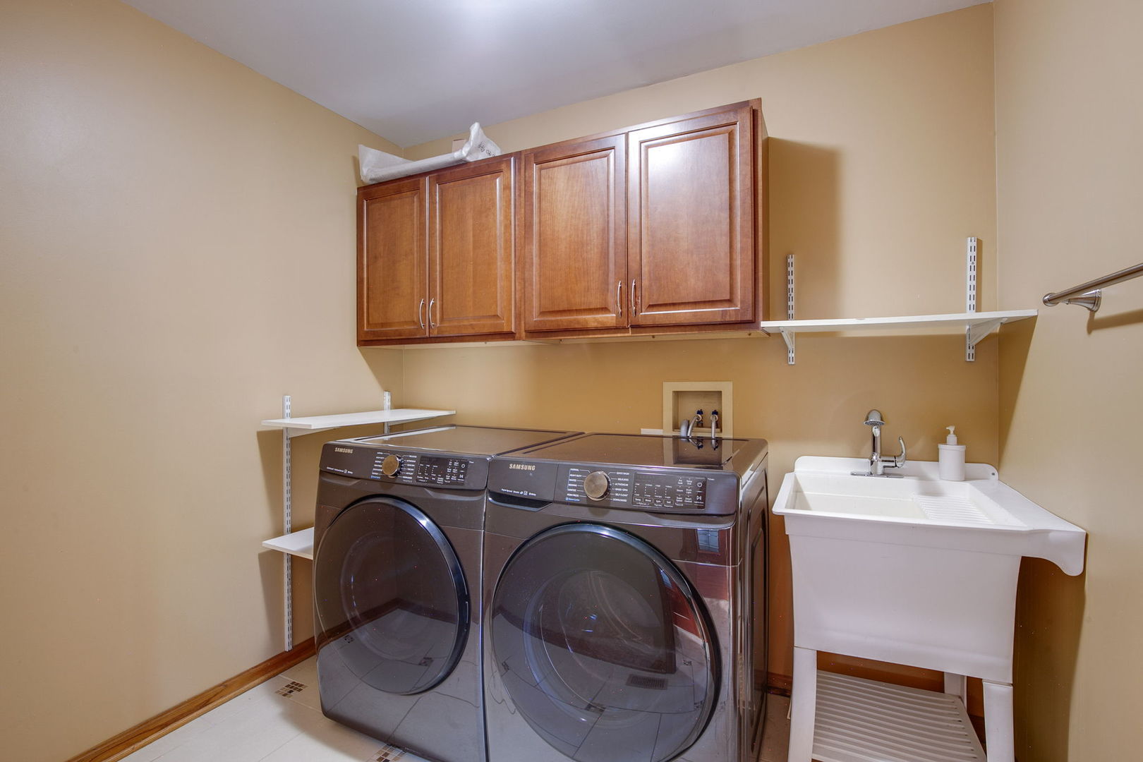 1395 Lilac Lane, Addison, IL 60101