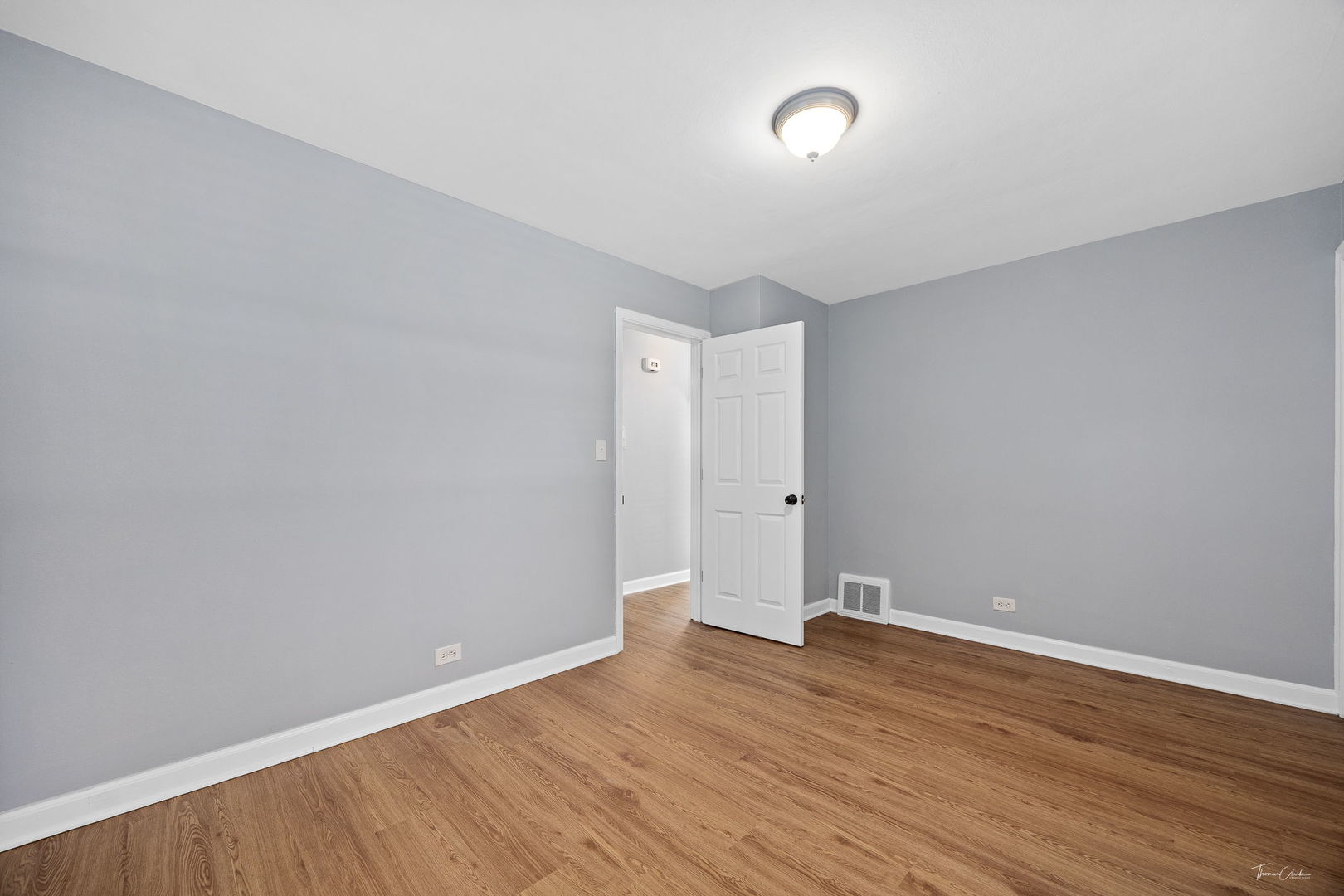 5513 Pershing Avenue, Downers Grove, IL 60515