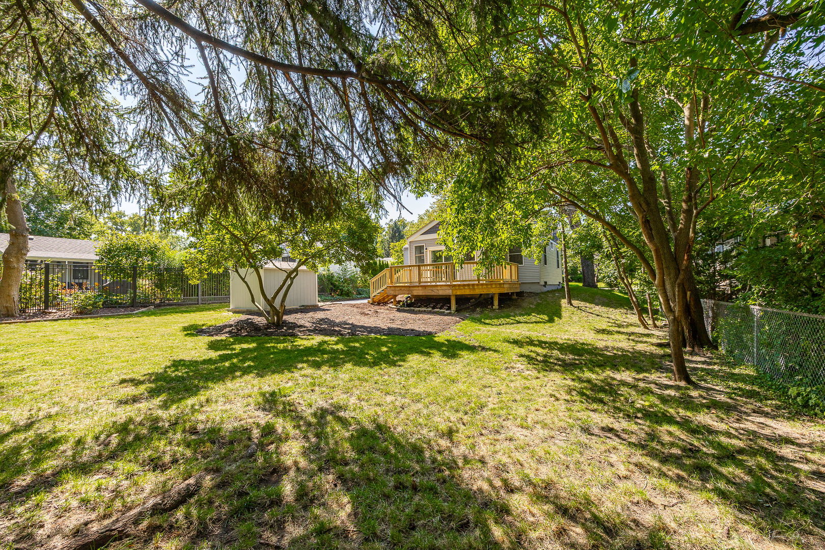 5513 Pershing Avenue, Downers Grove, IL 60515