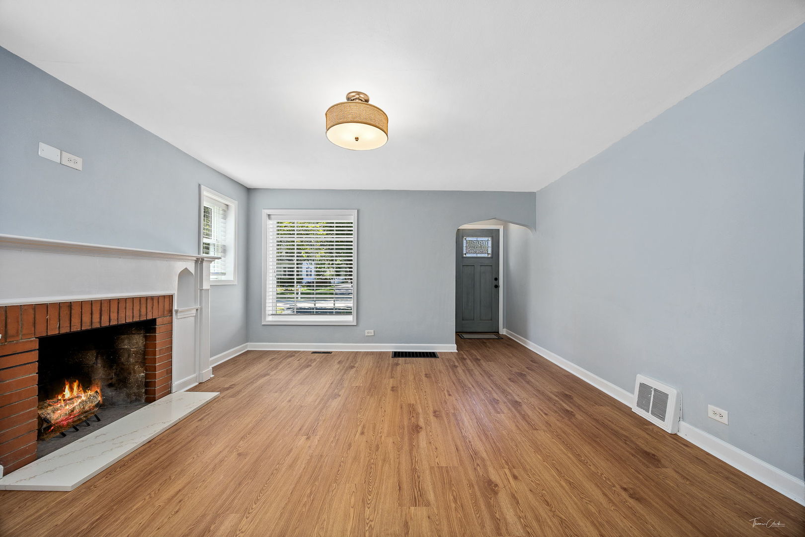5513 Pershing Avenue, Downers Grove, IL 60515