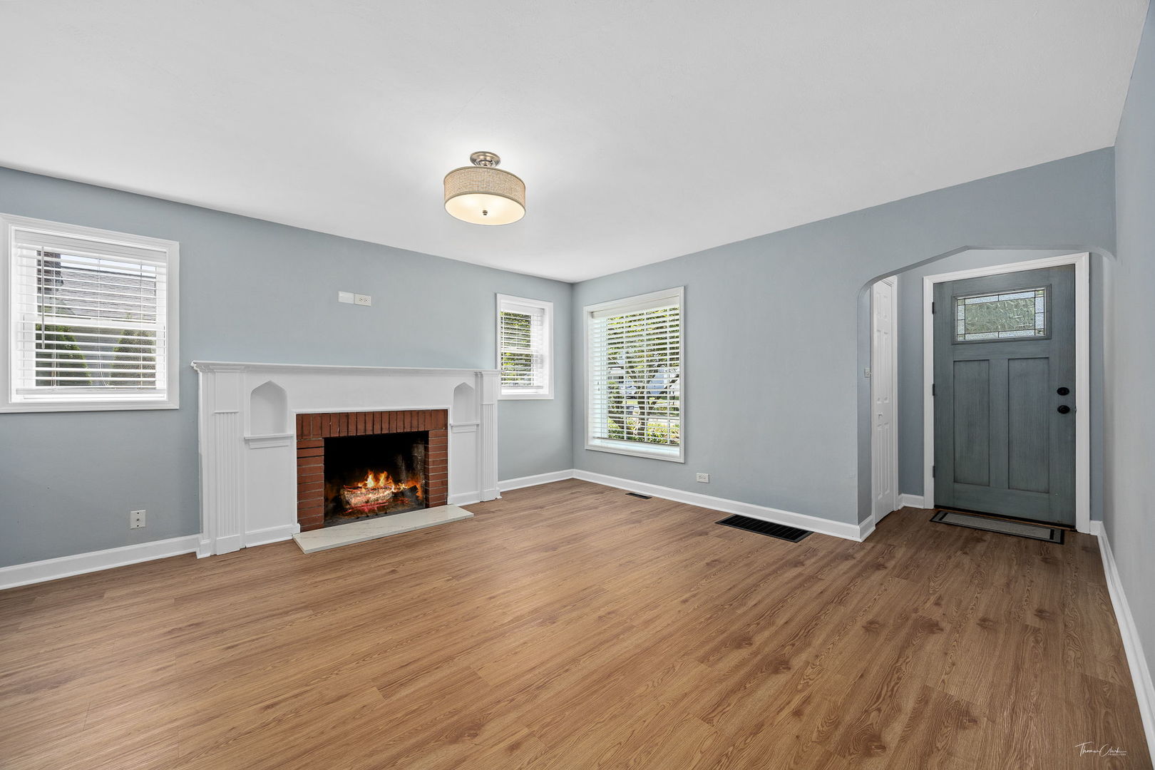 5513 Pershing Avenue, Downers Grove, IL 60515