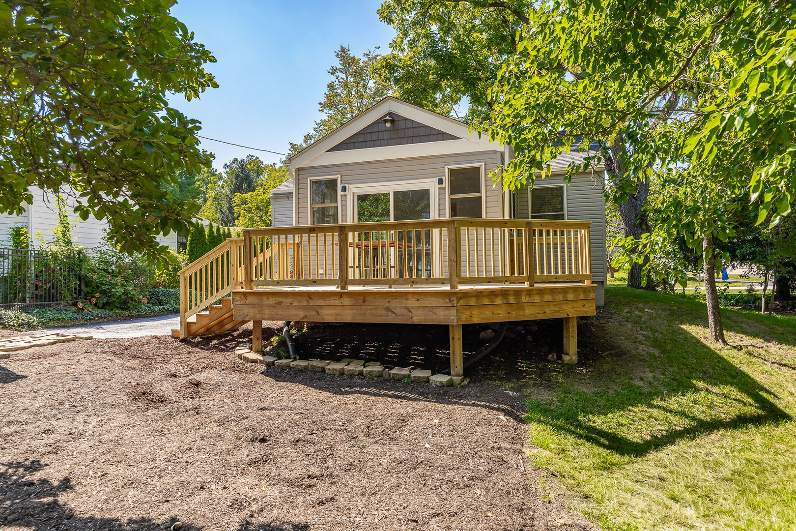 5513 Pershing Avenue, Downers Grove, IL 60515