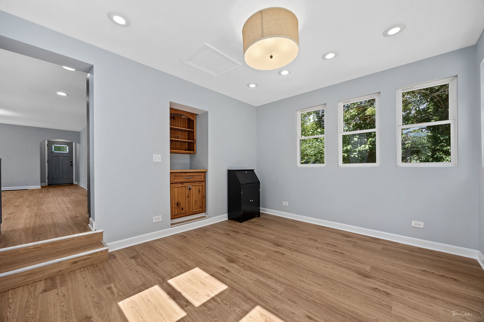 5513 Pershing Avenue, Downers Grove, IL 60515