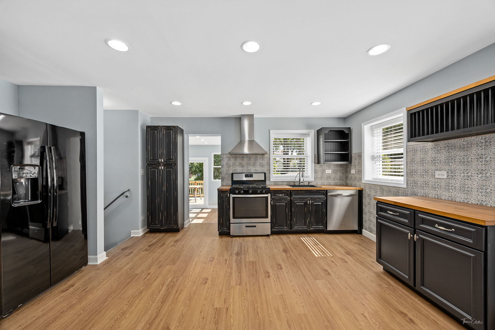 5513 Pershing Avenue, Downers Grove, IL 60515