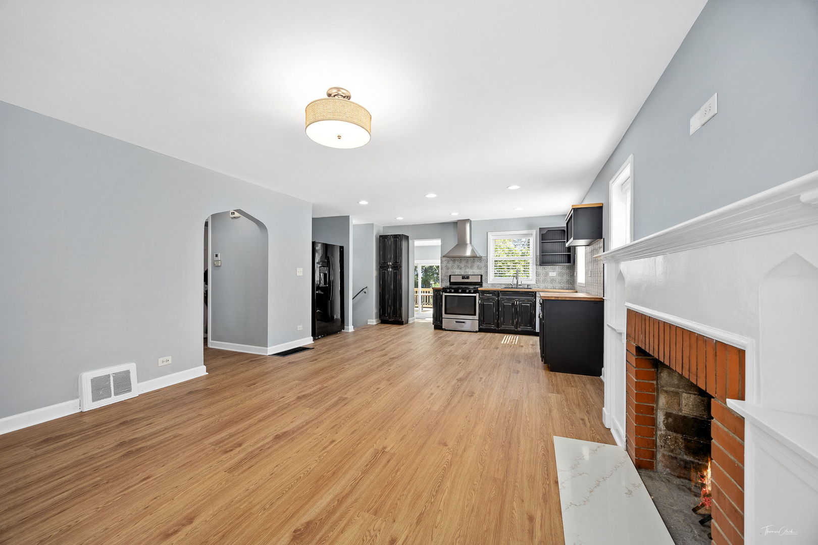 5513 Pershing Avenue, Downers Grove, IL 60515