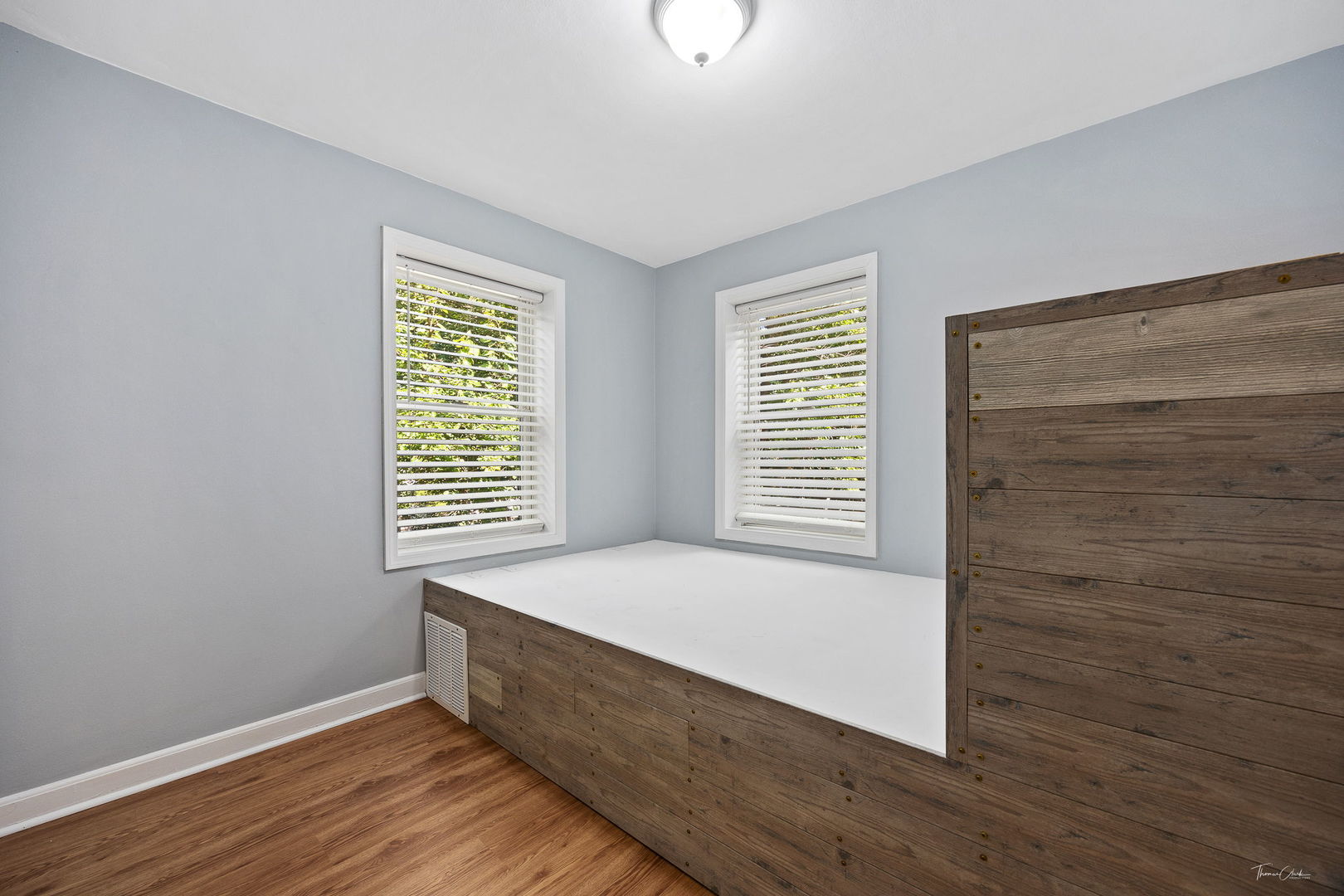 5513 Pershing Avenue, Downers Grove, IL 60515