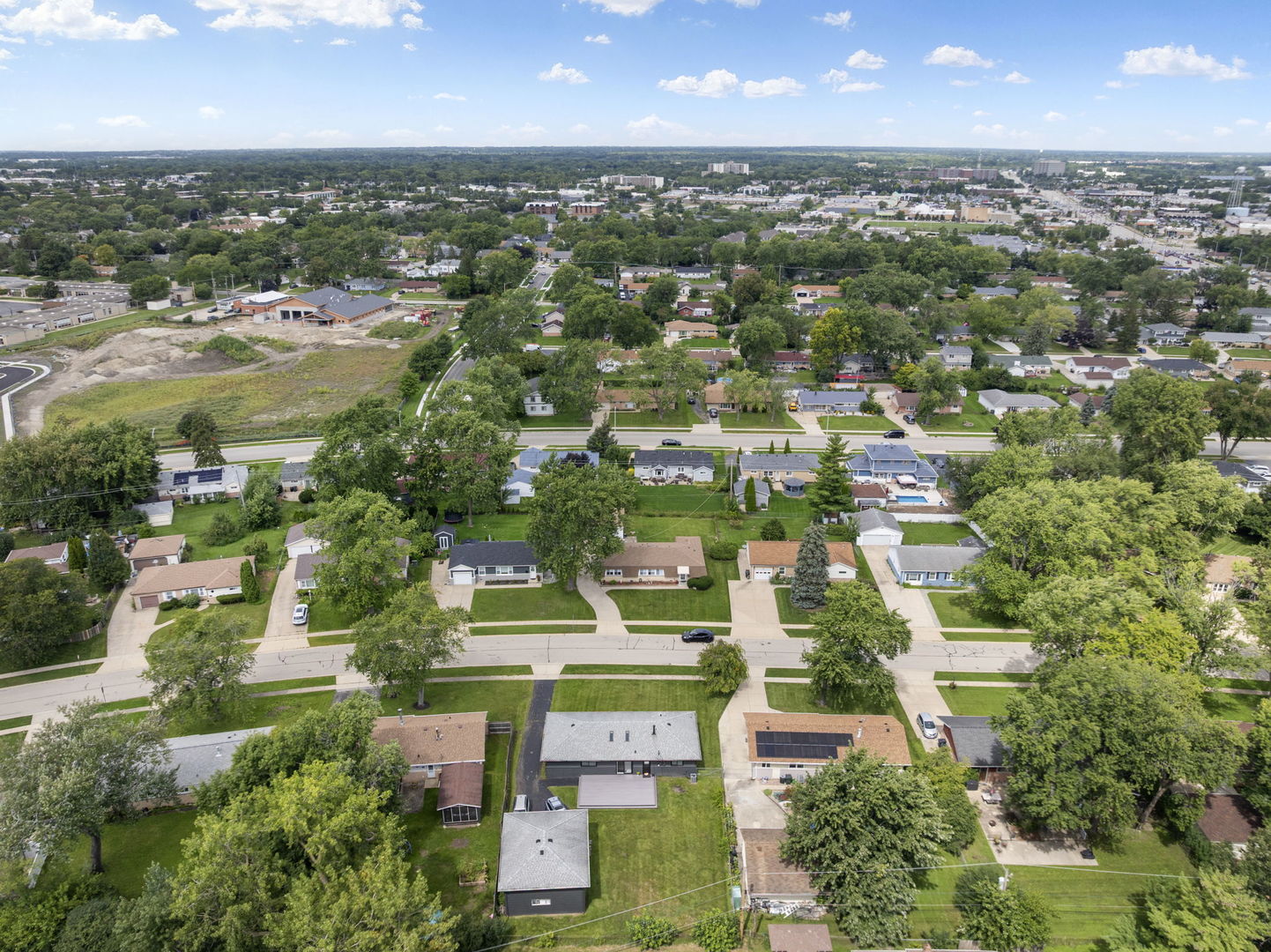 100 Des Plaines Lane, Hoffman Estates, IL 60169
