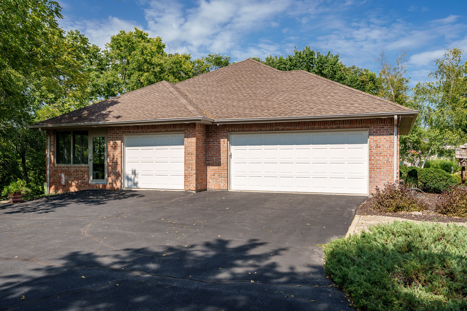9746 Port Drive, Roscoe, IL 61073