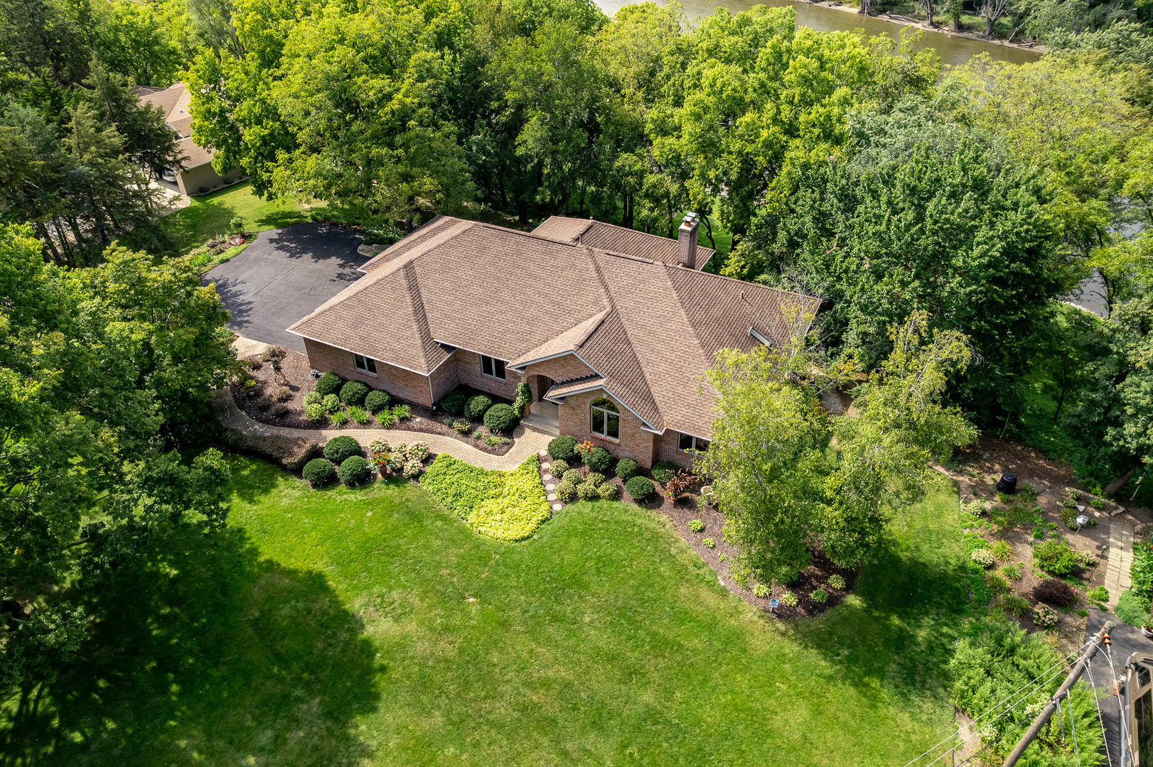9746 Port Drive, Roscoe, IL 61073