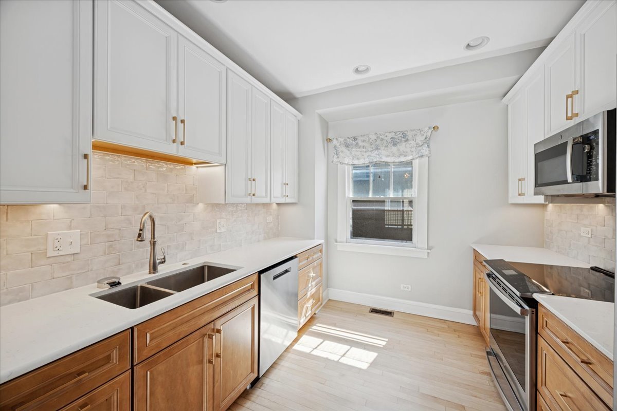 807 S Lombard Avenue, Oak Park, IL 60304