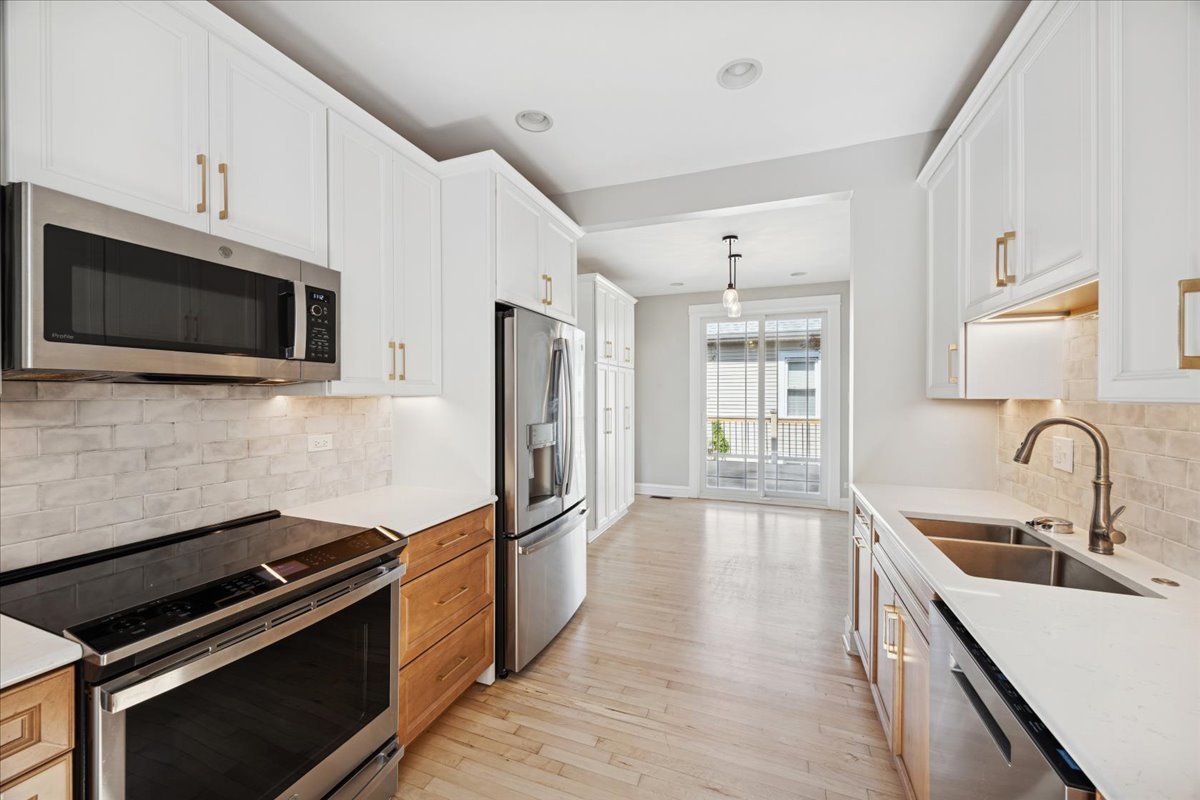 807 S Lombard Avenue, Oak Park, IL 60304