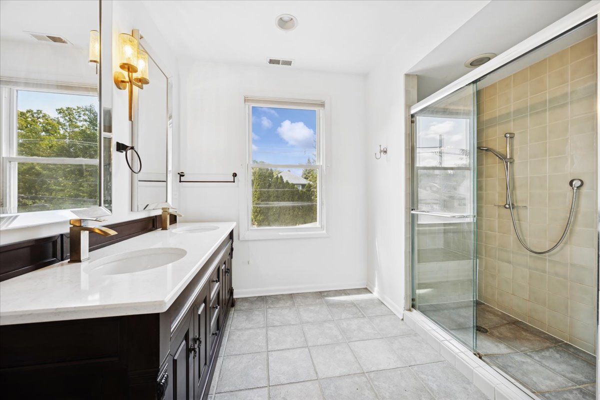 807 S Lombard Avenue, Oak Park, IL 60304