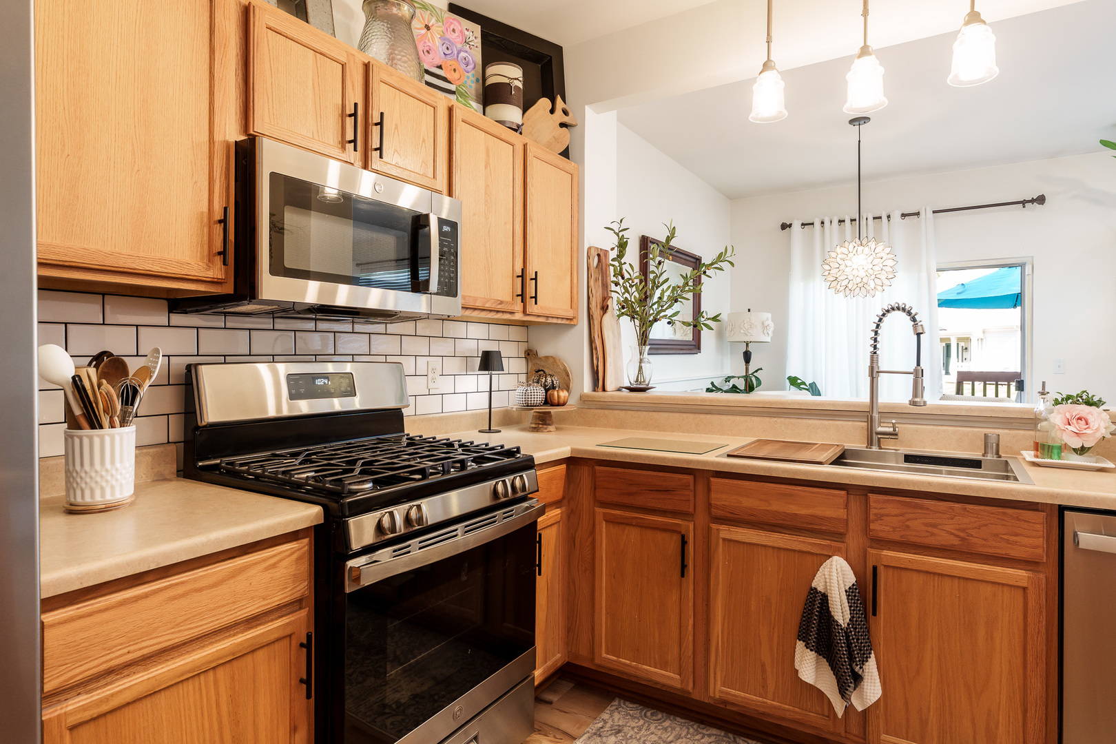 6566 Broadcast Parkway, Loves Park, IL 61111