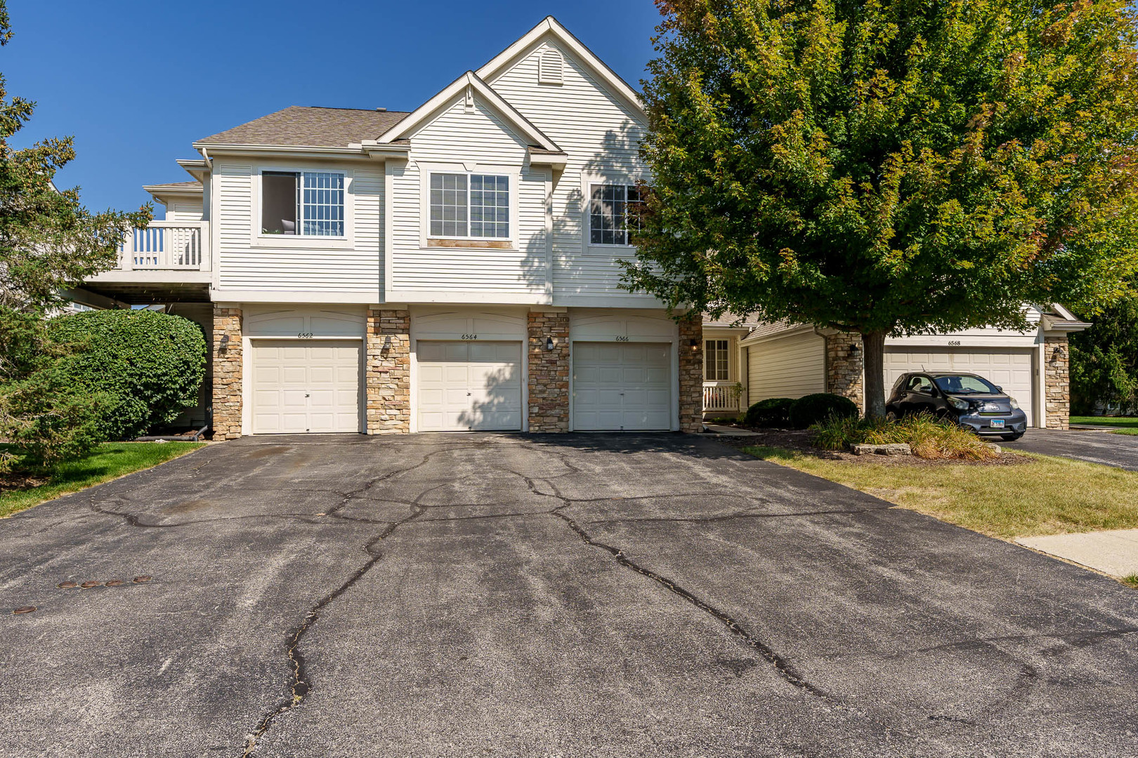 6566 Broadcast Parkway, Loves Park, IL 61111