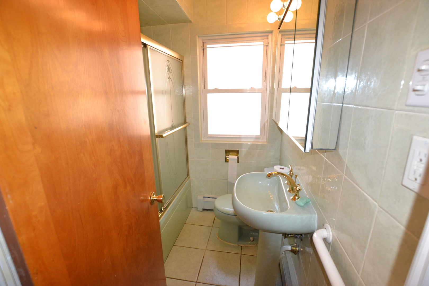 9516 S Francisco Avenue, Evergreen Park, IL 60805