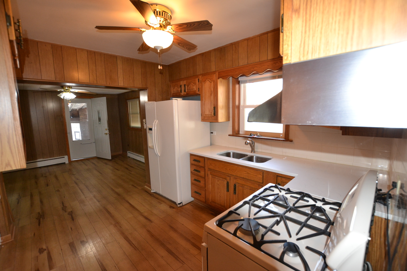 9516 S Francisco Avenue, Evergreen Park, IL 60805
