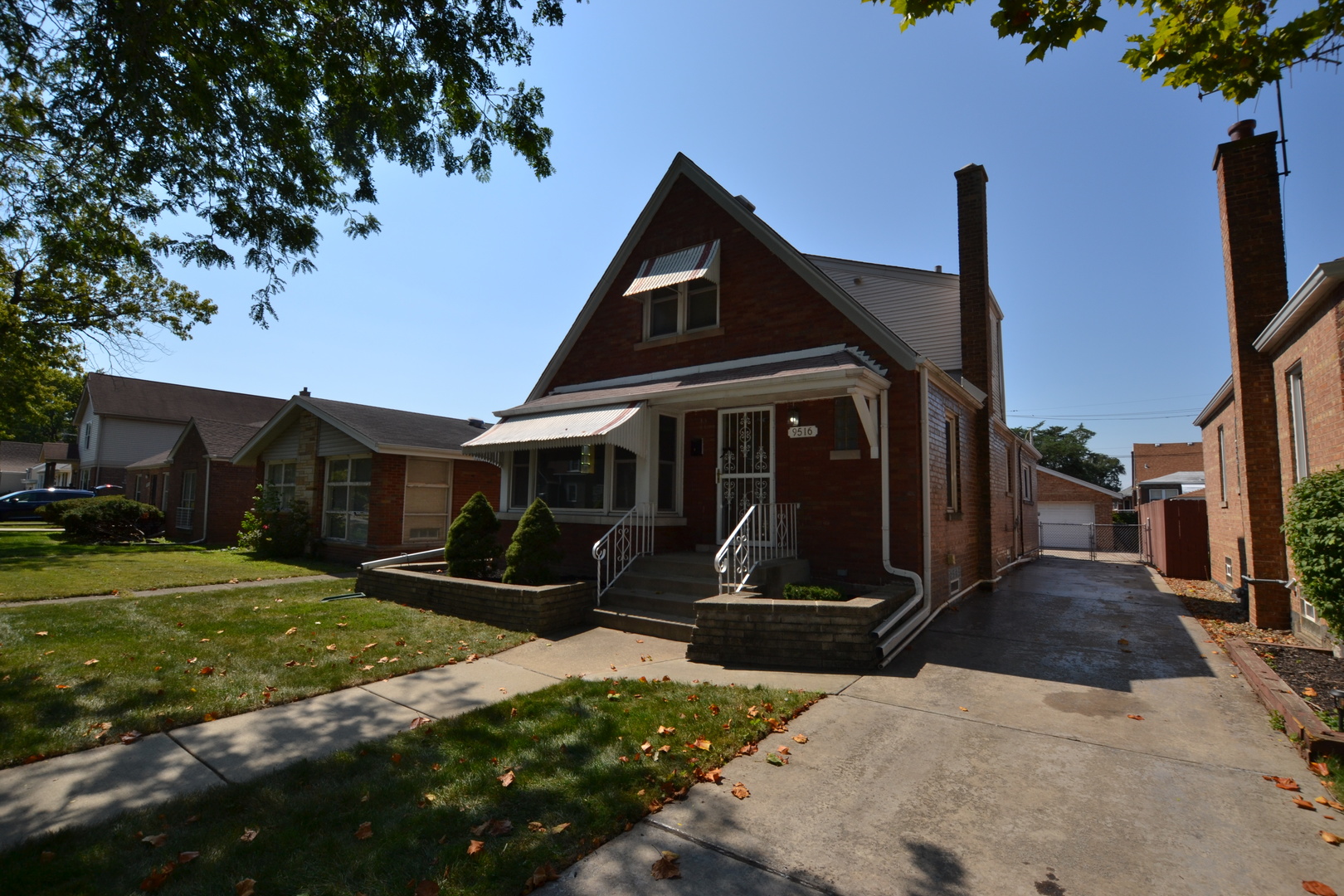 9516 S Francisco Avenue, Evergreen Park, IL 60805
