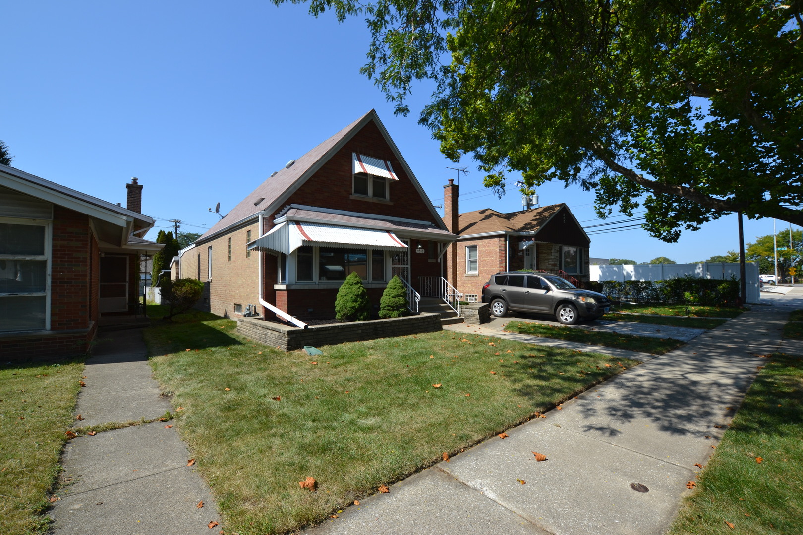 9516 S Francisco Avenue, Evergreen Park, IL 60805