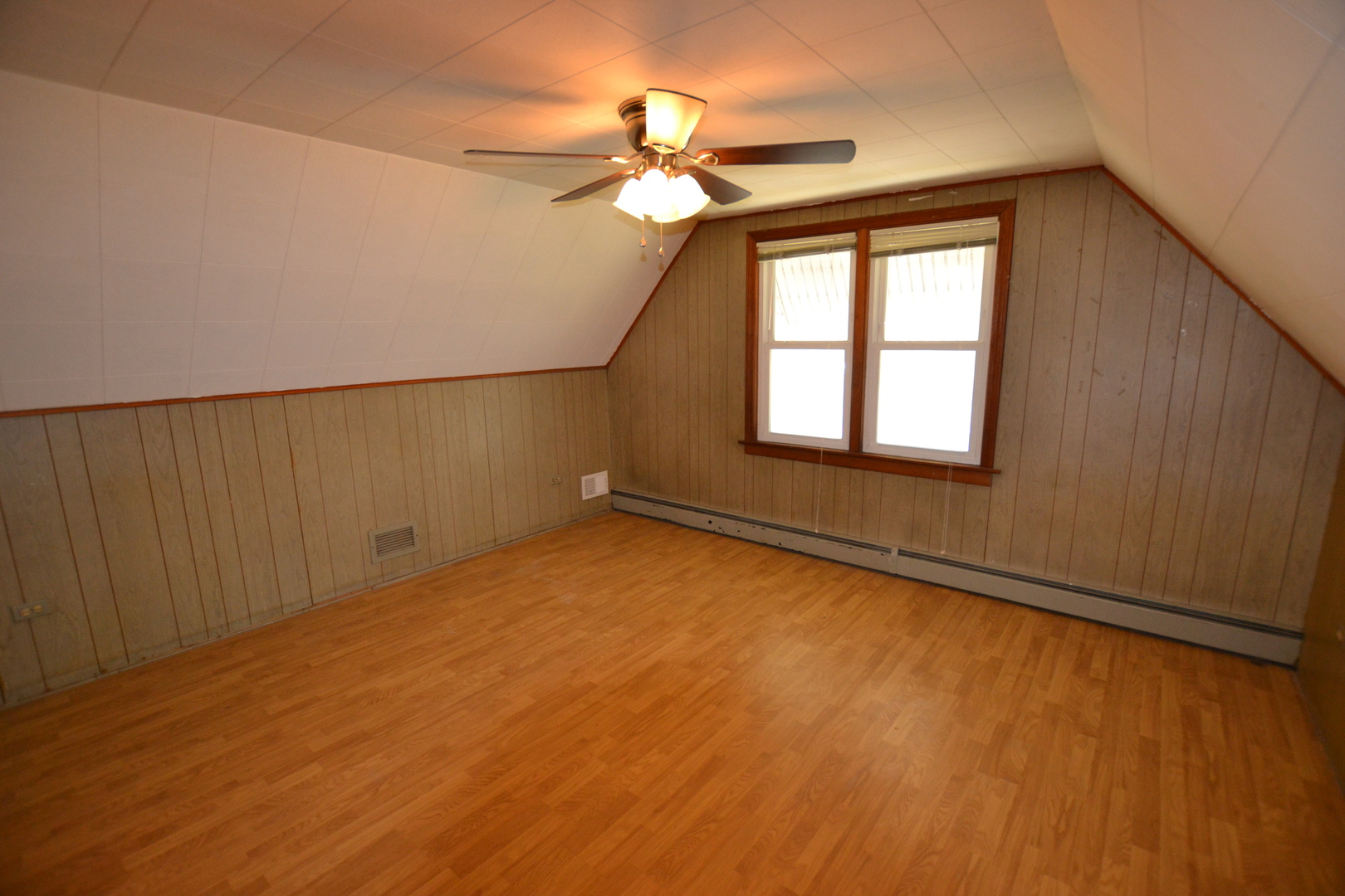 9516 S Francisco Avenue, Evergreen Park, IL 60805