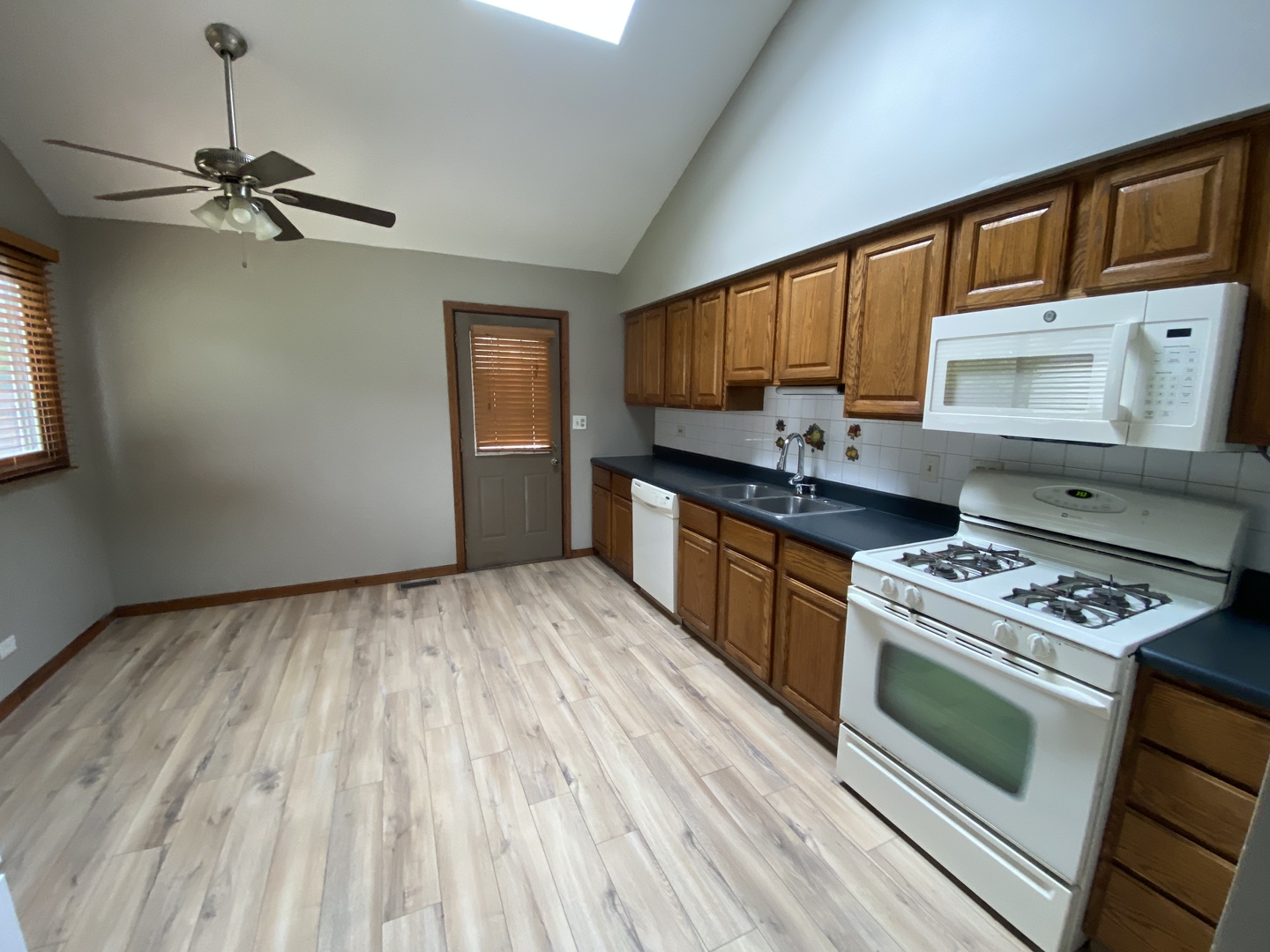 2021 Kirschoff Street, Melrose Park, IL 60164
