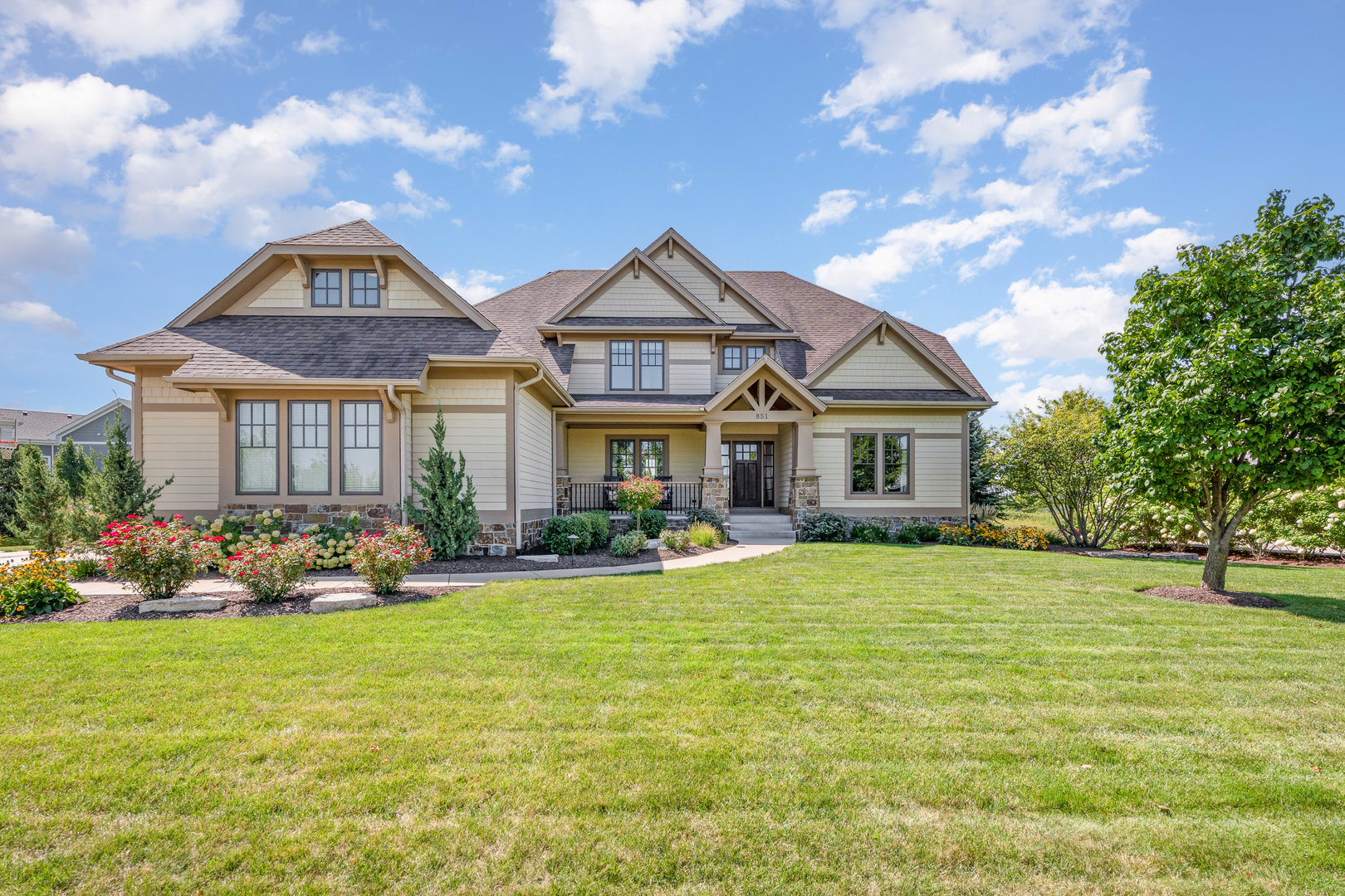 851 Wheatfield Avenue, Sugar Grove, IL 60554