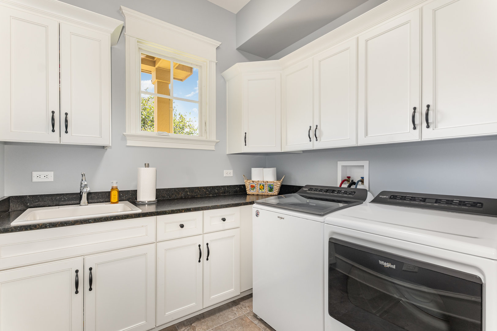 851 Wheatfield Avenue, Sugar Grove, IL 60554