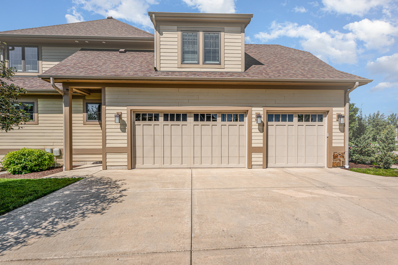 851 Wheatfield Avenue, Sugar Grove, IL 60554