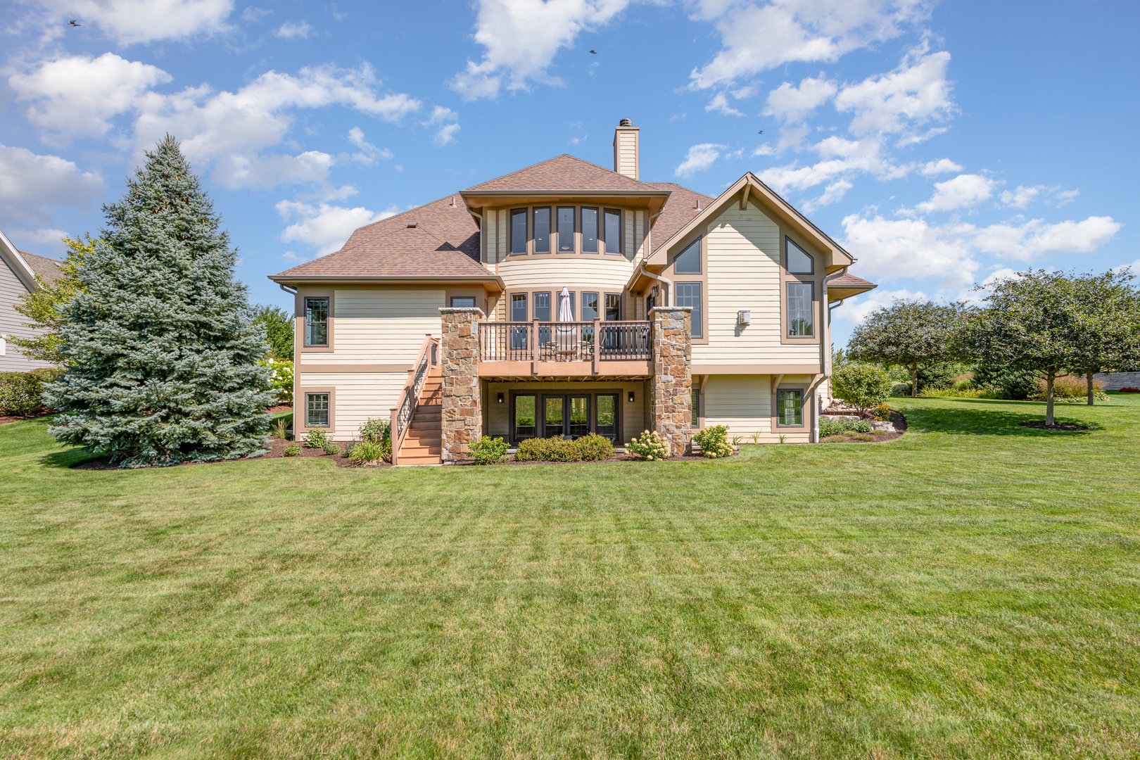 851 Wheatfield Avenue, Sugar Grove, IL 60554
