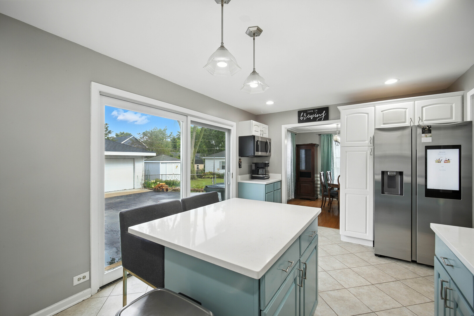 307 Oakwood Road, Vernon Hills, IL 60061