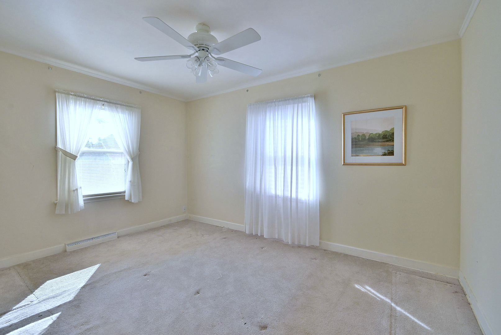 995 S Swain Avenue, Elmhurst, IL 60126