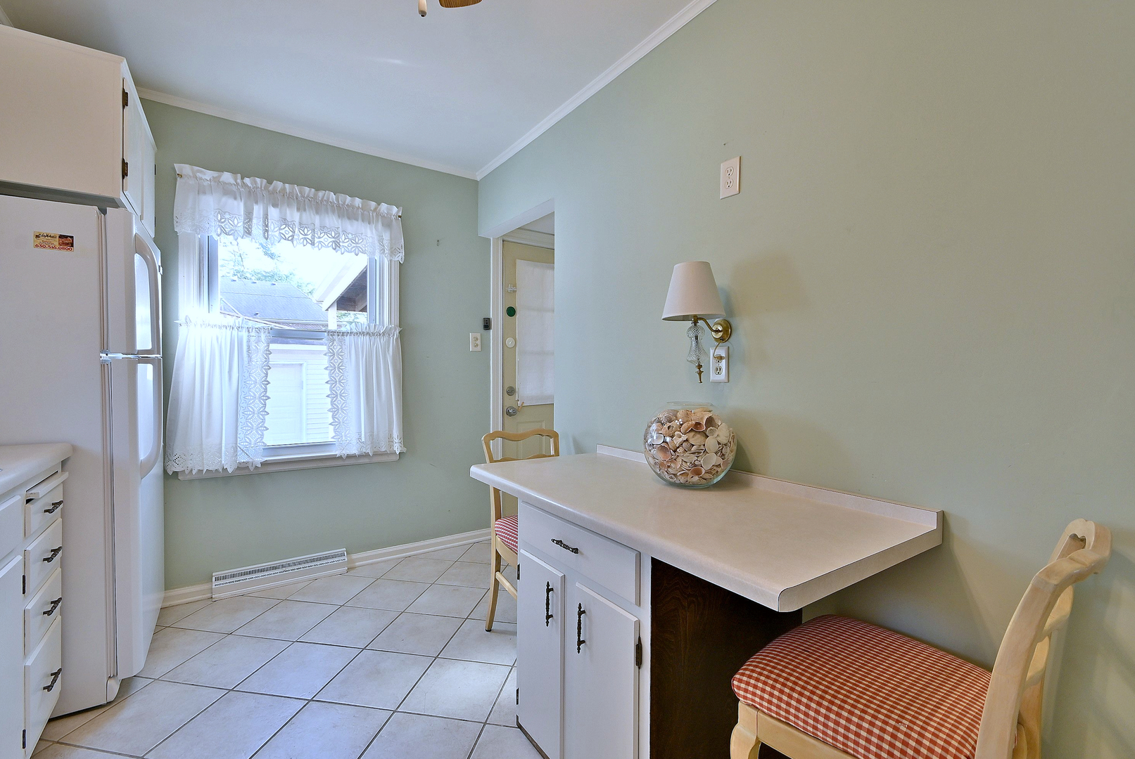 995 S Swain Avenue, Elmhurst, IL 60126