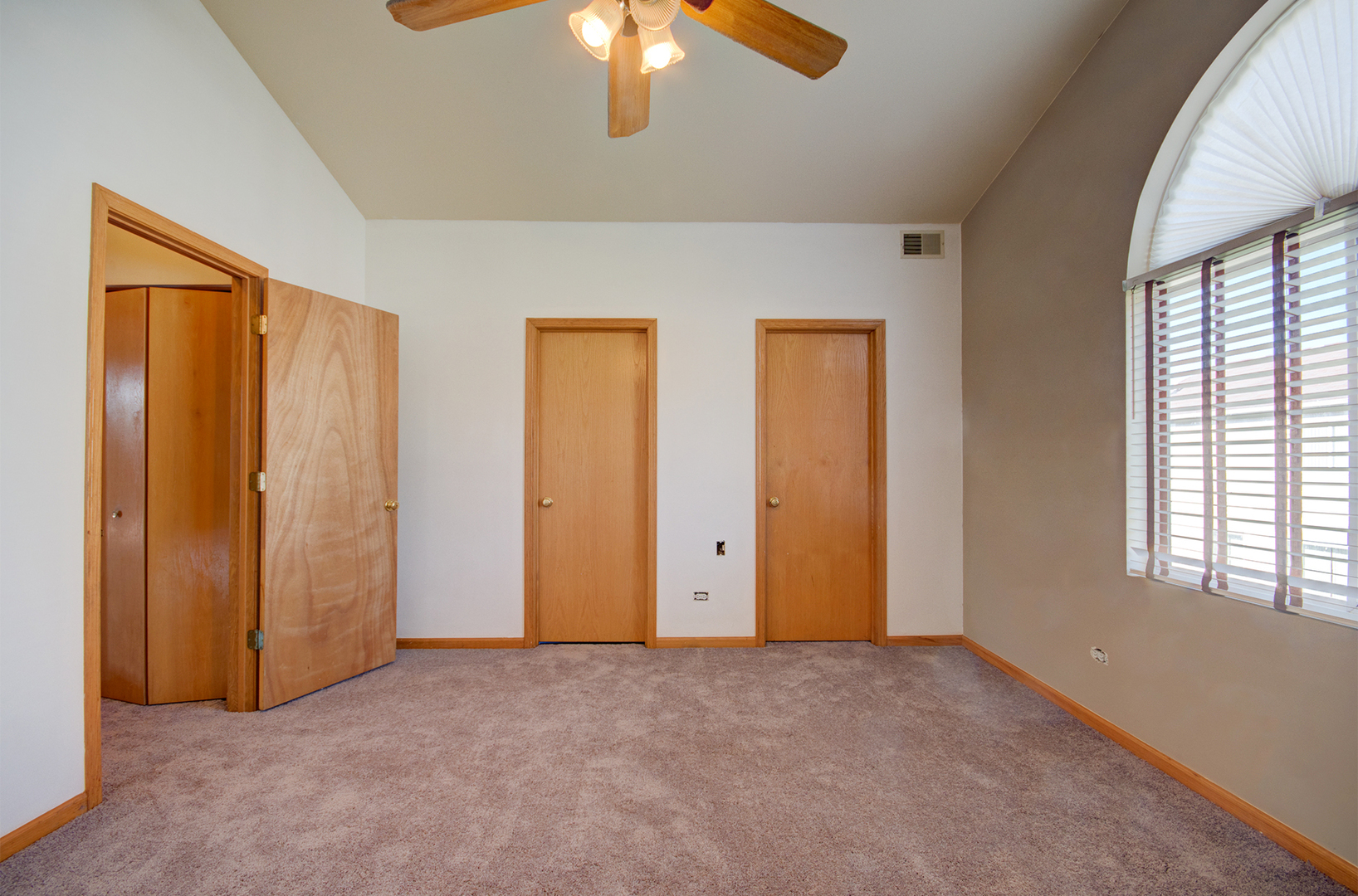 681 Springwood Drive, Joliet, IL 60431