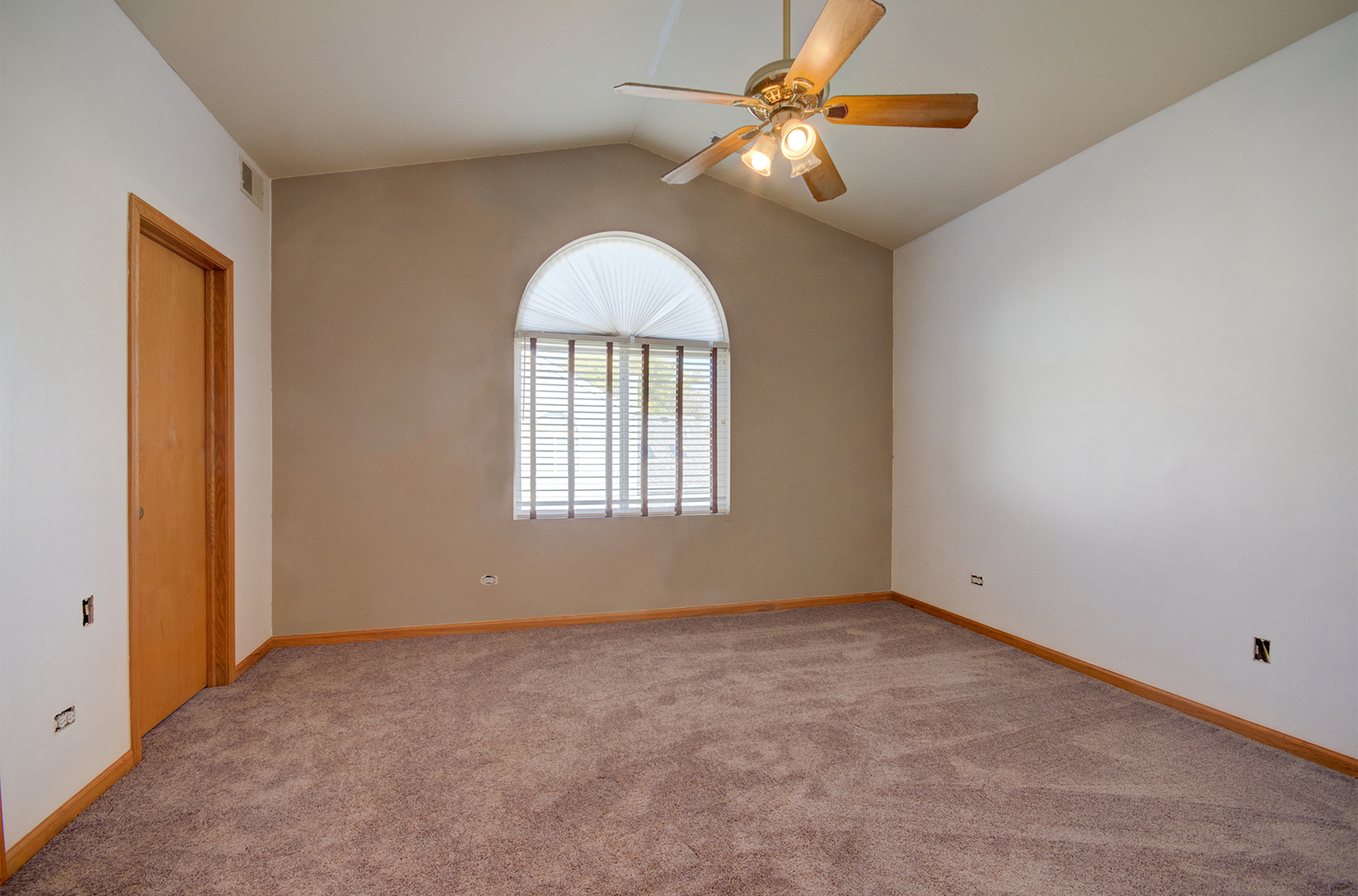 681 Springwood Drive, Joliet, IL 60431