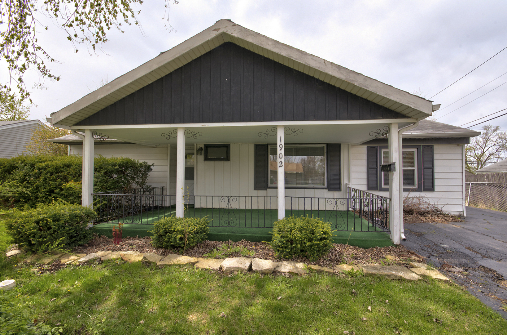 1902 Innercircle Drive, Crest Hill, IL 60403