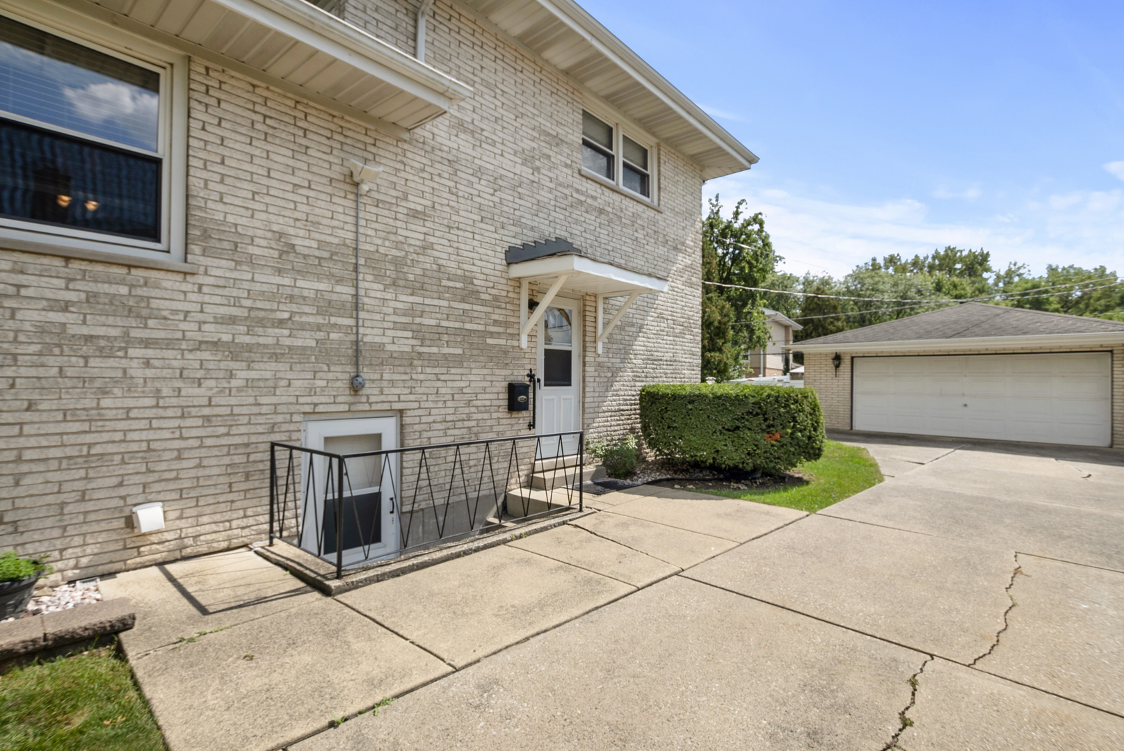 10816 Leclaire Avenue, Oak Lawn, IL 60453