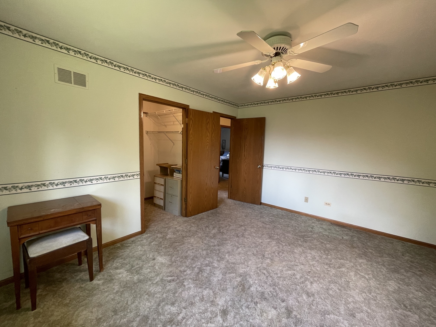 10211 S 88TH Avenue, Palos Hills, IL 60465