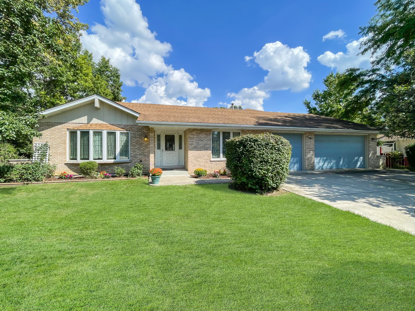 10211 S 88TH Avenue, Palos Hills, IL 60465