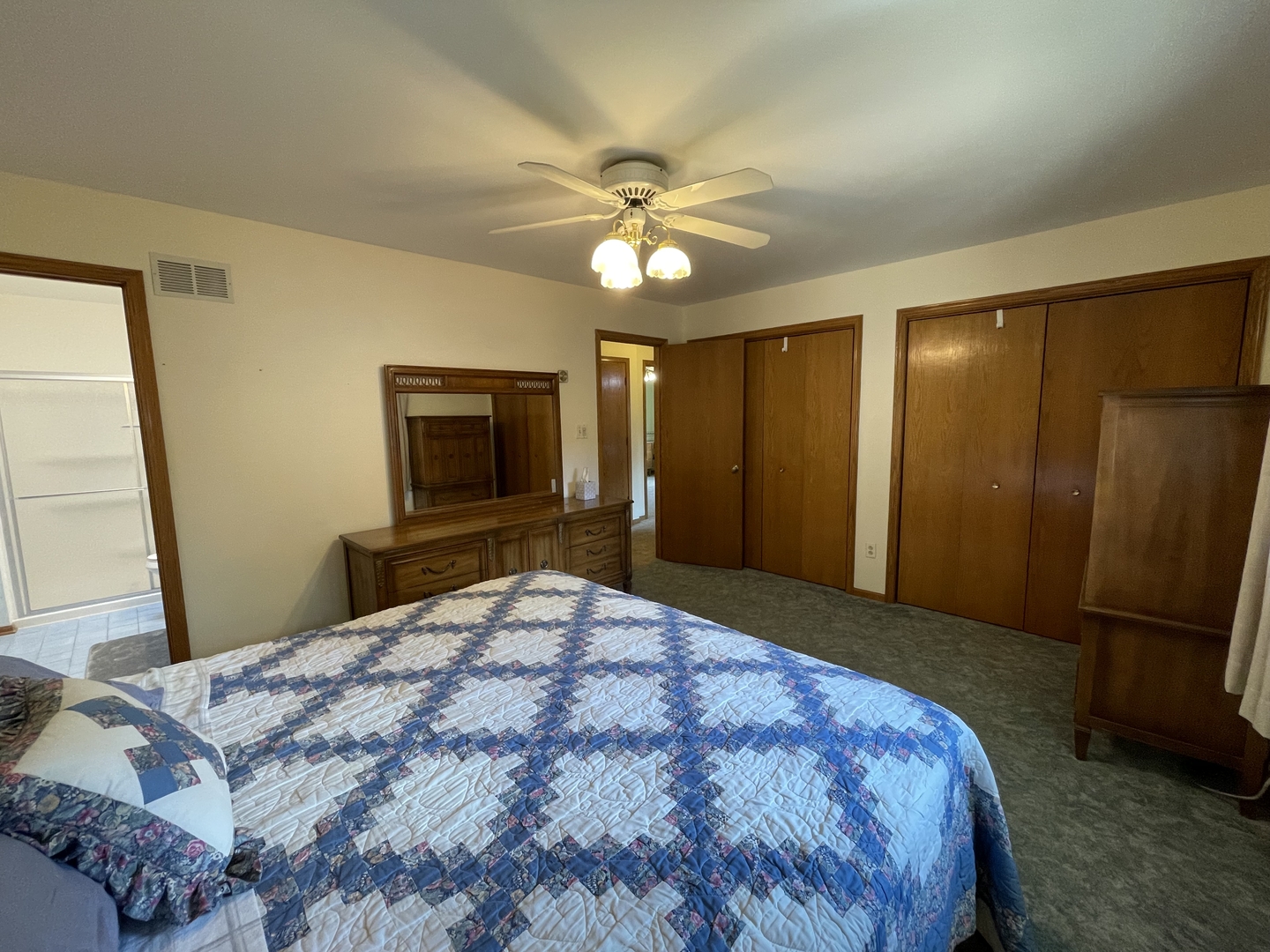 10211 S 88TH Avenue, Palos Hills, IL 60465