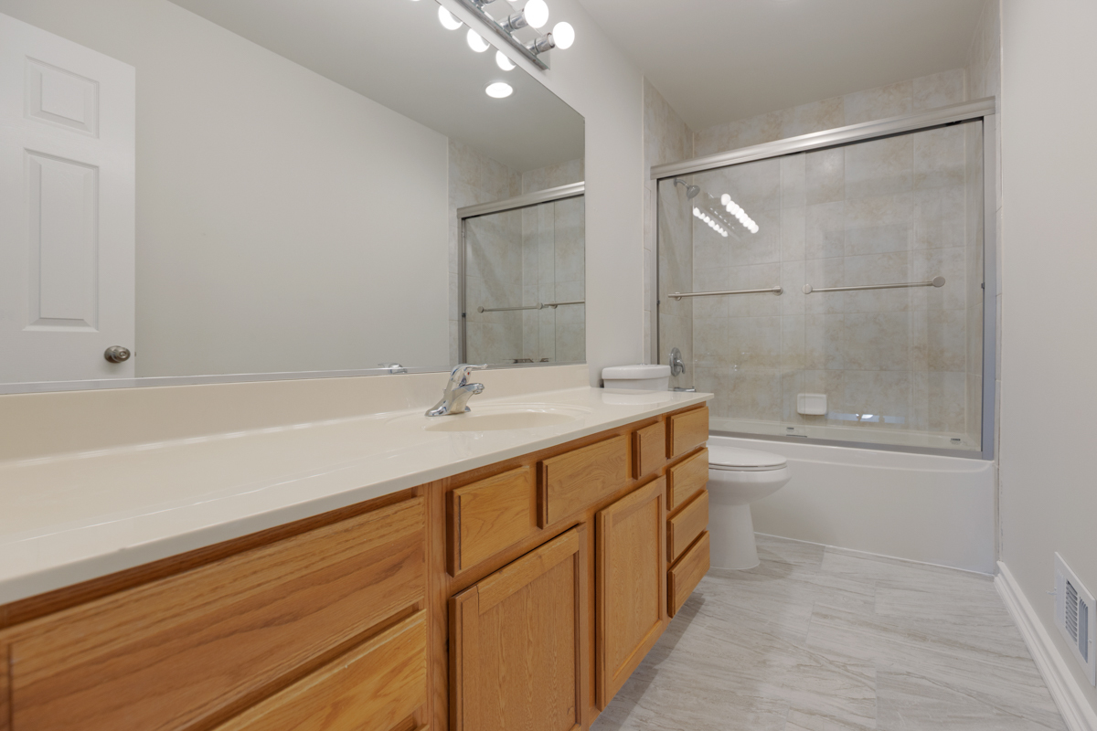 399 Fulton Avenue, South Elgin, IL 60177