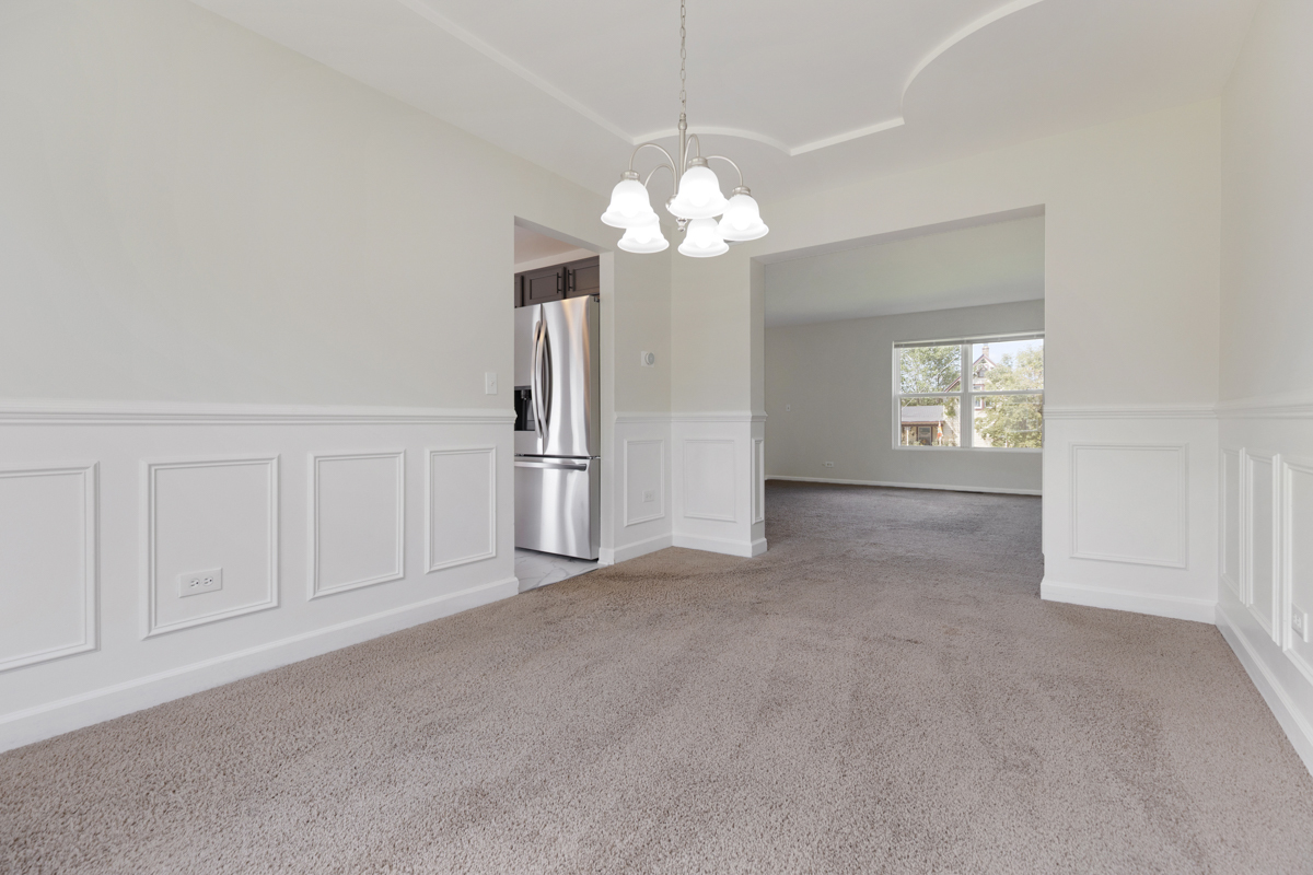 399 Fulton Avenue, South Elgin, IL 60177